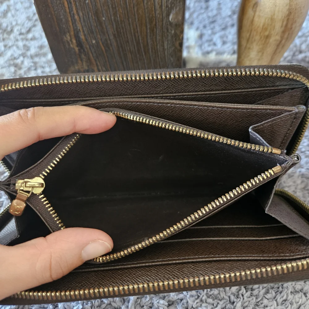 Louis Vuitton Damier Brown Zip-Around Wallet - Picture 6 of 10